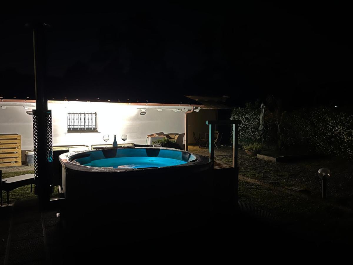 La Camelia Massa e Cozzile Exterior foto