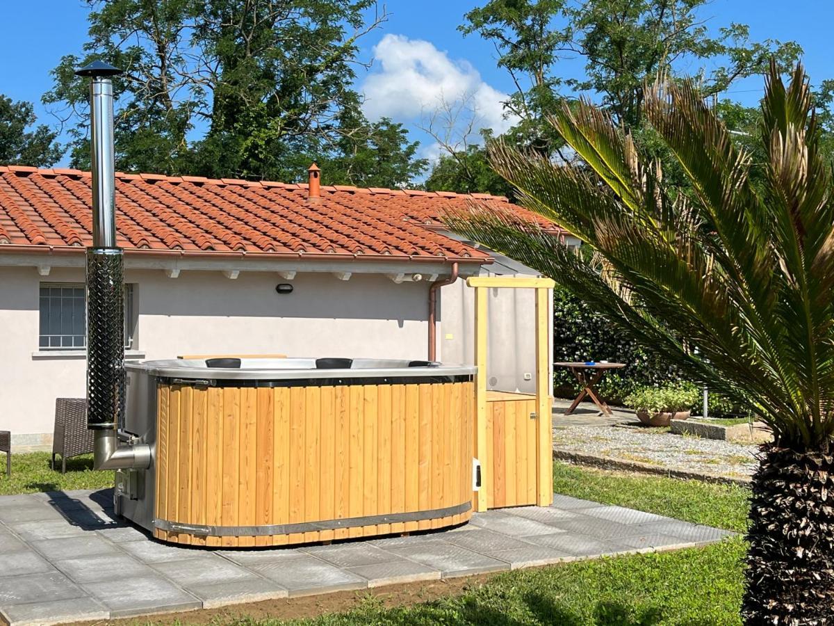 La Camelia Massa e Cozzile Exterior foto